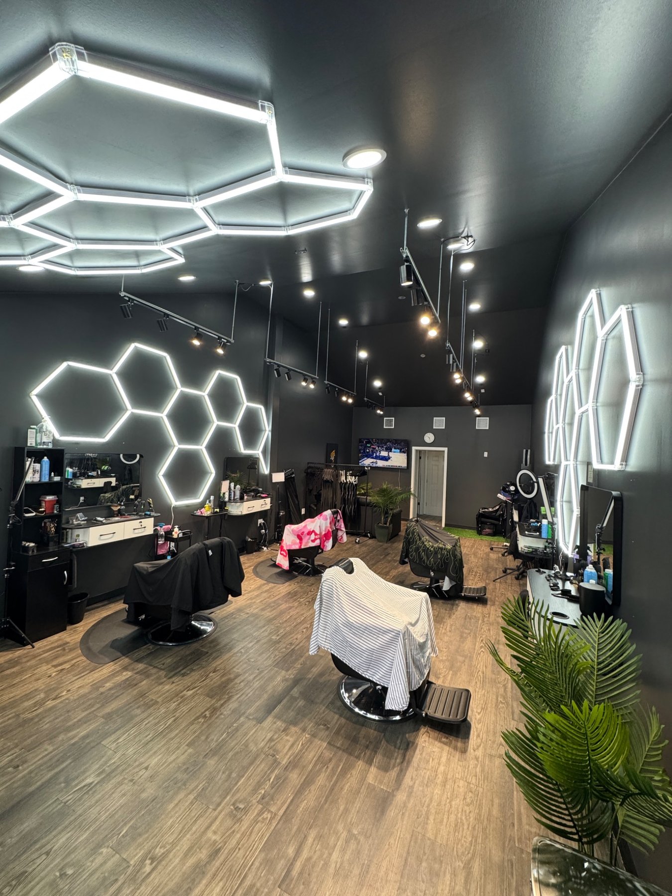 Winners Circle Barbershop — South Austin photo 4